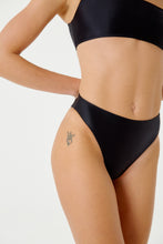 Load image into Gallery viewer, Image 06: Blueman Bottom Bottom Ubatuba Preto