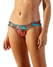 Load image into Gallery viewer, Gallery: Blueman Bottom Bottom Mel Vanuatu