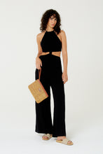 Load image into Gallery viewer, Model Front: Blueman Jumpsuits Macacao No Liso Preto Mistico