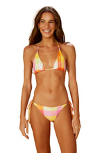 Load image into Gallery viewer, Model Front: Blueman Top Top Ritmo Inside-Double