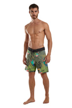 Load image into Gallery viewer, Model Front: Blueman Boardshort Bermuda Midi Pkt Praia Florestinha Verde