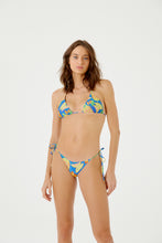 Load image into Gallery viewer, Model Front: Blueman Bottom Bottom Bojo Tahiti Abacaxi