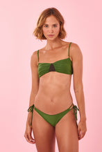 Load image into Gallery viewer, Model Front: Blueman Top Top Green Bora-Bora-Double