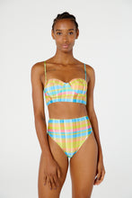 Load image into Gallery viewer, Model Front: Blueman Bottom Bottom Laise Hot Xadrez Candy
