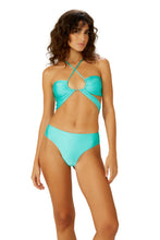 Load image into Gallery viewer, Model Front: Blueman Top Top Turquesa Paola