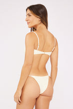 Load image into Gallery viewer, Model Back: Blueman Top Top Perola Bayle