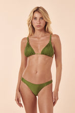 Load image into Gallery viewer, Model Front: Blueman Bottom Bottom Verde-26 Berlim