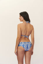 Load image into Gallery viewer, Model Back: Blueman Top Top Seiva-Doce-Azul Prado
