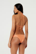 Load image into Gallery viewer, Model Back: Blueman Bottom Bottom Caribe Pacifico Laranja