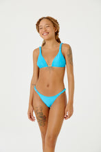 Load image into Gallery viewer, Model Front: Blueman Top Top Malibu Bordado Blue