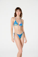 Load image into Gallery viewer, Model Front: Blueman Bottom Bottom Coracao Indio