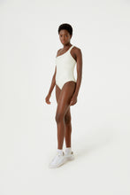 Load image into Gallery viewer, Model Front: Blueman One-Piece Maio Viena Liso Off White