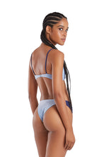 Load image into Gallery viewer, Model Back: Blueman Top Top Game Azul