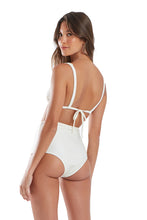 Load image into Gallery viewer, Model Back: Blueman Top Top Bordado Rechilieu Off White