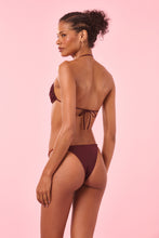 Load image into Gallery viewer, Model Back: Blueman Bottom Bottom Vinho Fox-New-Tahity