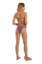 Load image into Gallery viewer, Model Back: Blueman Bottom Bottom Florida Recorte Roxo