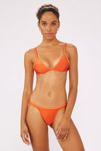 Load image into Gallery viewer, Model Front: Blueman Bottom Bottom Laranja Dance-Pesponto
