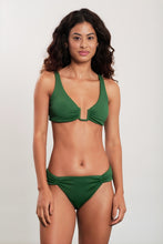 Load image into Gallery viewer, Model Front: Blueman Top Top Green Camiseta-Quenia