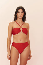 Load image into Gallery viewer, Model Front: Blueman Bottom Bottom Vermelho Canes
