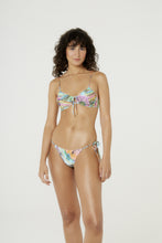 Load image into Gallery viewer, Model Front: Blueman Set Bay Tahity Tie Universo Solar