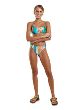 Load image into Gallery viewer, Image 05: Blueman Set Bela Blue