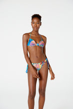 Load image into Gallery viewer, Model Front: Blueman Bottom Bottom Arpoador Indio