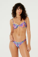 Load image into Gallery viewer, Image 06: Blueman Bottom Bottom High Pepe Pepe Apiculae