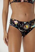 Load image into Gallery viewer, Image 05: Blueman Bottom Bottom Prado Flower Mistica