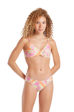 Load image into Gallery viewer, Model Front: Blueman Bottom Bottom Prainha Energia