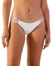 Load image into Gallery viewer, Model Front: Blueman Bottom Bottom Ray Off White