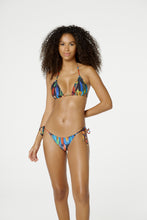 Load image into Gallery viewer, Image 03: Blueman Bottom Bottom Tahiti Tupinamba