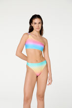 Load image into Gallery viewer, Model Front: Blueman Bottom Bottom Ubatuba Rio Degrade Mentos