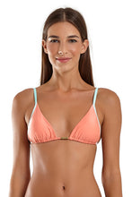 Load image into Gallery viewer, Model Front: Blueman Bottom Bottom Wave Delta Laranja