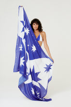 Load image into Gallery viewer, Product Front: Blueman Pareo Canga Maxi Cerise