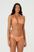 Load image into Gallery viewer, Model Front: Blueman Set Caribe Pacifico Laranja