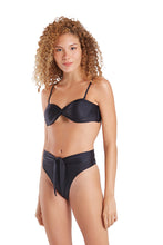 Load image into Gallery viewer, Model Front: Blueman Set Latino Color Preto