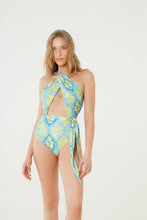 Load image into Gallery viewer, Model Front: Blueman One-Piece Maio Onda Polen