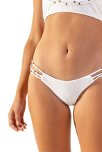 Load image into Gallery viewer, Image 07: Blueman Set Ray Off White