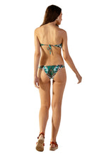 Load image into Gallery viewer, Model Back: Blueman Top Top Master Mumbai