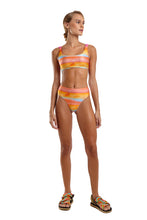 Load image into Gallery viewer, Image 05: Blueman Top Top Noruega Sunquine Mar Sunset