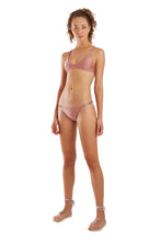 Load image into Gallery viewer, Model Front: Blueman Top Top Ploc Marrom