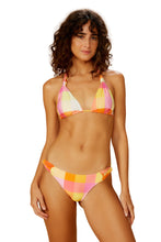 Load image into Gallery viewer, Model Front: Blueman Top Top Ritmo Caribe