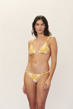 Load image into Gallery viewer, Image 03: Blueman Top Top Seiva-Doce-Amarela Ubatuba