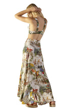 Load image into Gallery viewer, Model Back: Blueman Top Top Sum Mundi