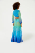 Load image into Gallery viewer, Model Back: Blueman Maxi Dresses Vestido Longo Resort Degrade Sky Barrado