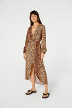 Load image into Gallery viewer, Model Front: Blueman Maxi Dresses Vestido Midi Manga Vivian Pintada