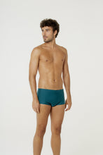 Load image into Gallery viewer, Model Front: Blueman Sunga / Boxer Sunga Berlim Liso Verde V24
