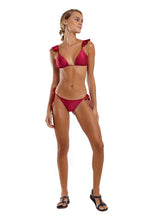 Load image into Gallery viewer, Model Front: Blueman Bottom Bottom Babado Liso Rosa
