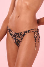 Load image into Gallery viewer, Gallery: Blueman Bottom Bottom Aina Angel
