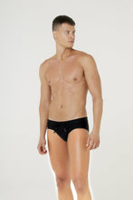Load image into Gallery viewer, Model Front: Blueman Sunga / Boxer Sunga Spot Lisa Preto
